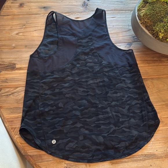 Lululemon Black Camouflage Tank Top - Picture 2 of 2